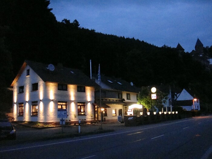 Schloss Cafe Zur Wolfsschlucht  in Zwingenberg, Foto 6