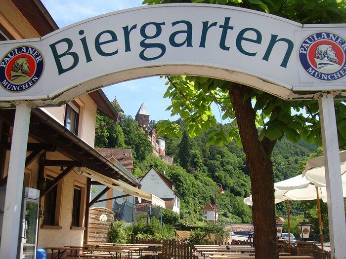Schloss Cafe Zur Wolfsschlucht  in Zwingenberg, Foto 4