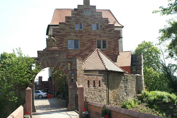 Hotel Schloss Neuburg in Obrigheim