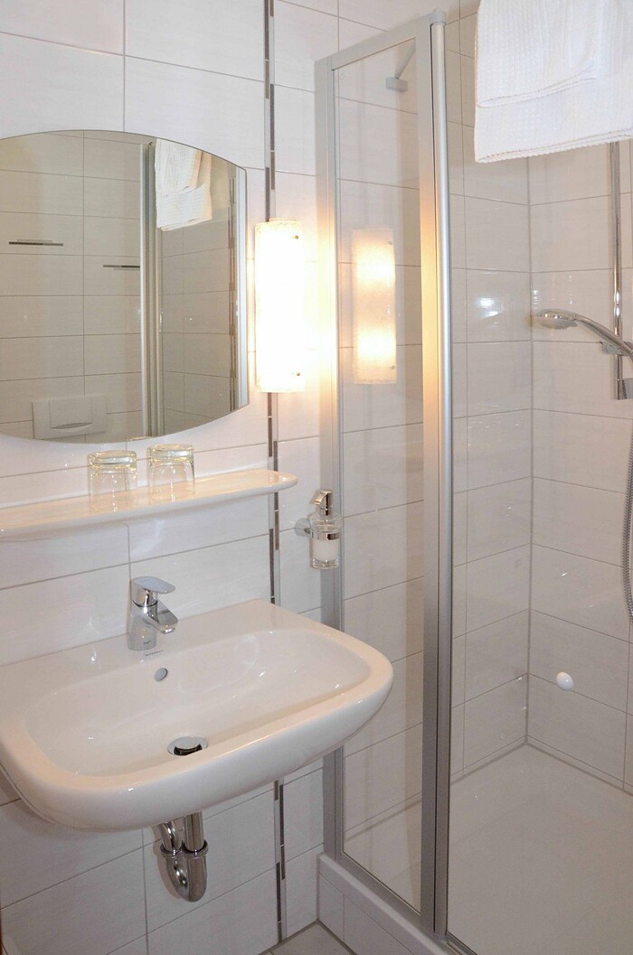 Landhotel-Gasthof Zur Krone  in Leidersbach, Foto 8