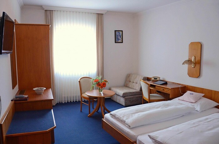 Landhotel-Gasthof Zur Krone  in Leidersbach, Foto 7