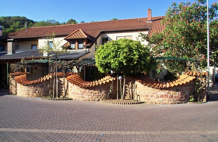 Landhotel-Gasthof Zur Krone  in Leidersbach, Foto 3