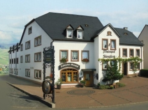 Hotel-Pension-Weingut Fröhliches Weinfaß in Kenn