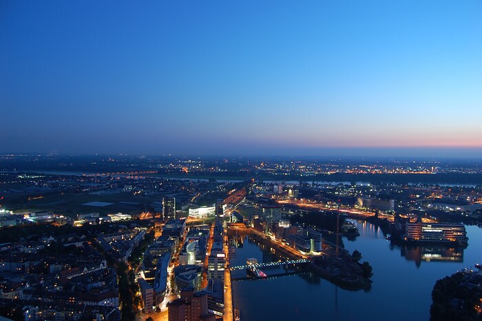 QOMO Restaurant & Bar in Düsseldorf