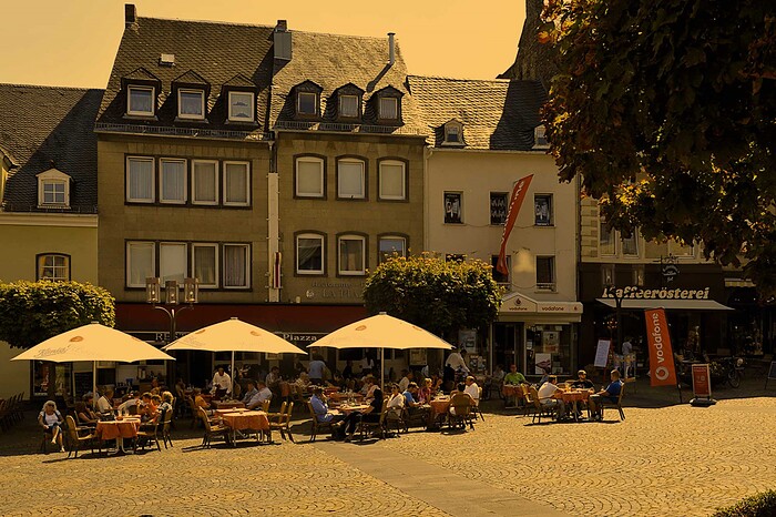 Pizzeria La Piazza in Mayen, Foto 1