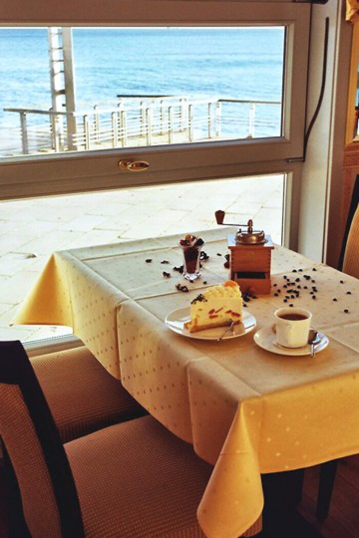 Strandhotel & Restaurant Strandcafé Sassnitz in Sassnitz